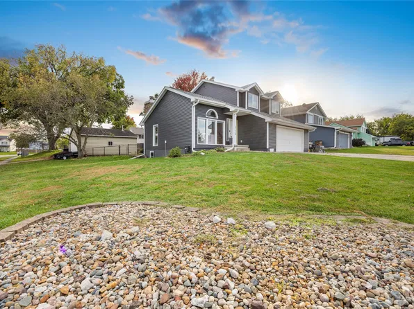 5135 Orchard Dr, Pleasant Hill, IA 50327