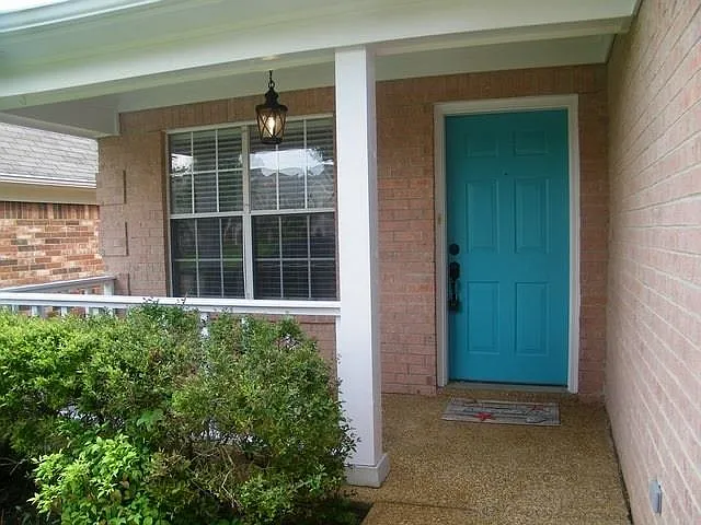 3 bed, 2.0 bath, 1446 sqft, $1,800 — Photo 2
