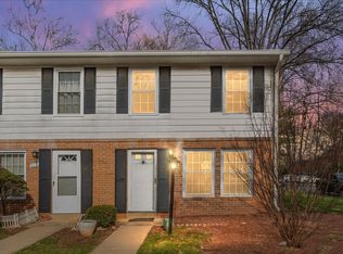 115 N Duke Dr, Sterling, VA 20164