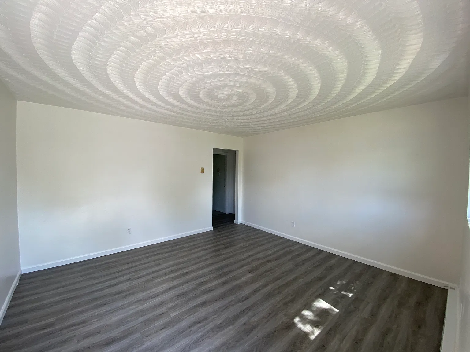 2021 Flower Ln — Photo 3
