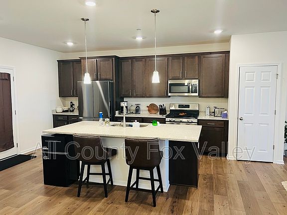 2nd image of 276 Hoffman Dr