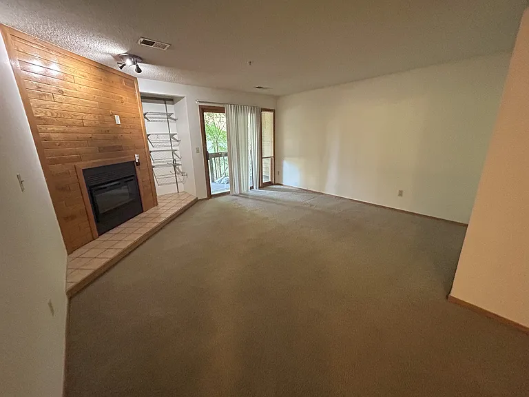 2800 Sundown Ln #J107 — Photo 4