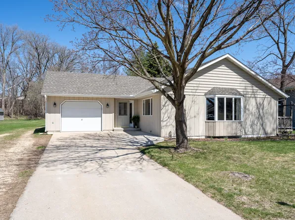 1000 Park St W, Cannon Falls, MN 55009