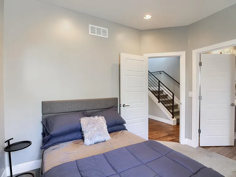 1448 S Pearl St — Photo 22