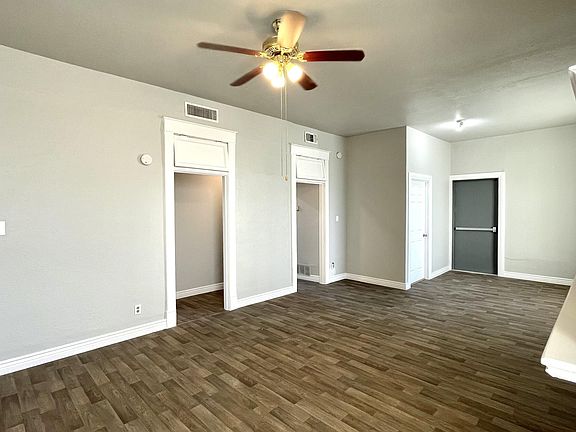 5th image of 619 Rosewood St