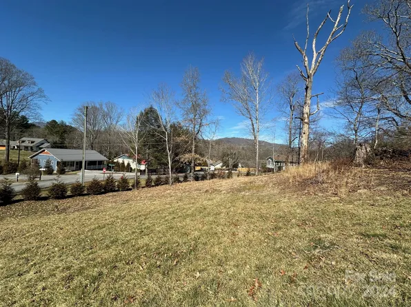 1 Lundy Ln, Waynesville, NC 28786