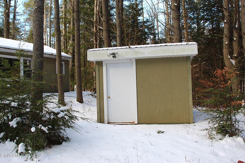 3rd image of 162 Duell Hill Road