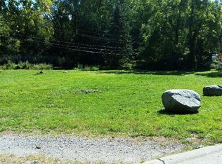 28767 Southpointe Rd, Grosse Ile, MI 48138