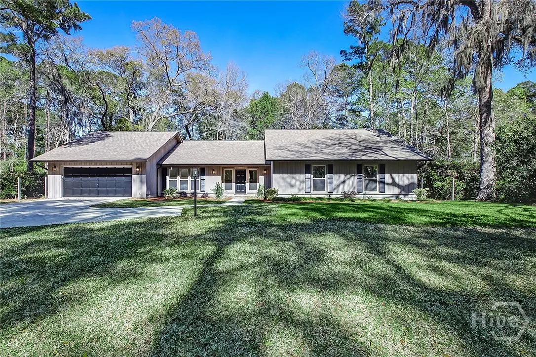 3 bed, 2.0 bath, 2656 sqft, $4,000 — Photo 1