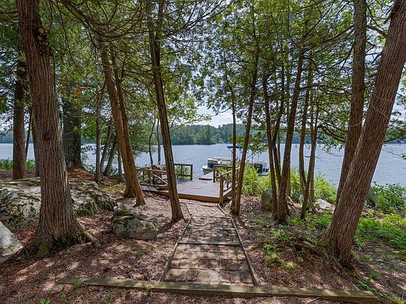 5th image of 118 Goat Island Way