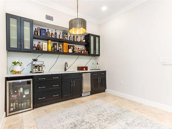 5th image of 430 PALM ISLAND SE