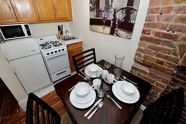 Rented by Eisenberg Exclusives | media 61