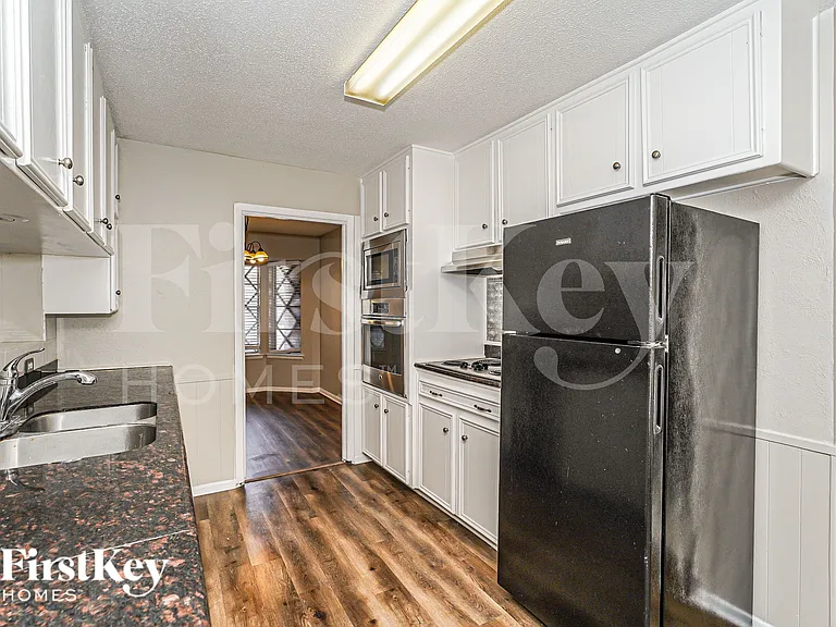 1424 Wreyhill Dr — Photo 7