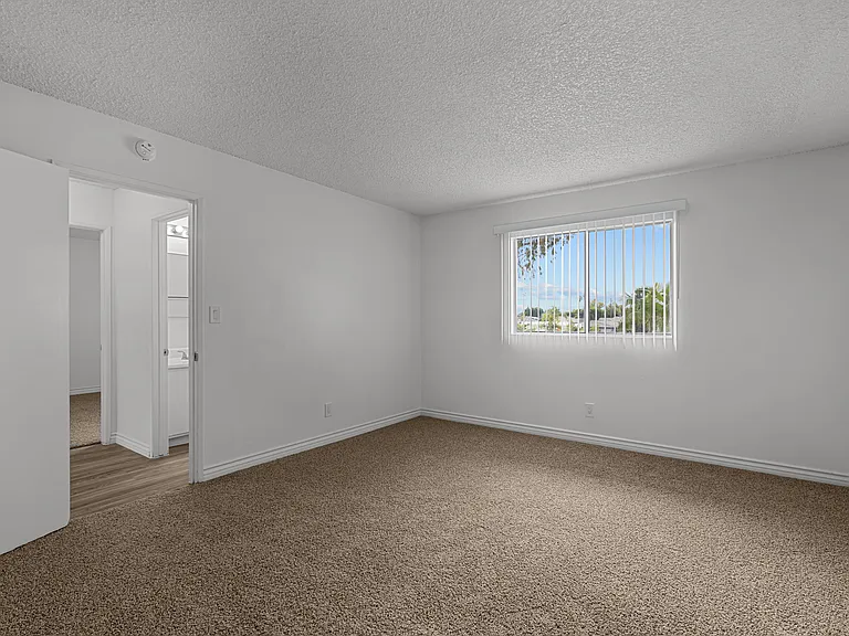 Lotus Gardens Apartments — Photo 10