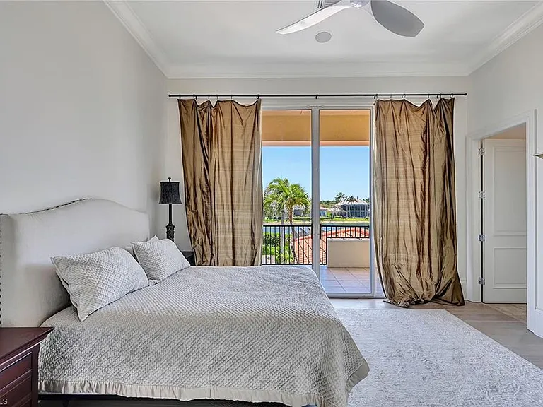 2052 Isla Vista Ln — Photo 31