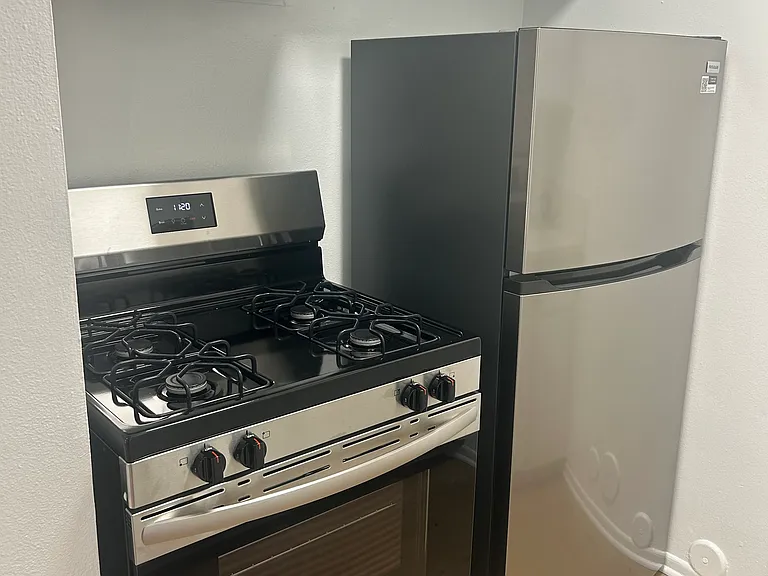 4712 Whitsett Ave #4 — Photo 5