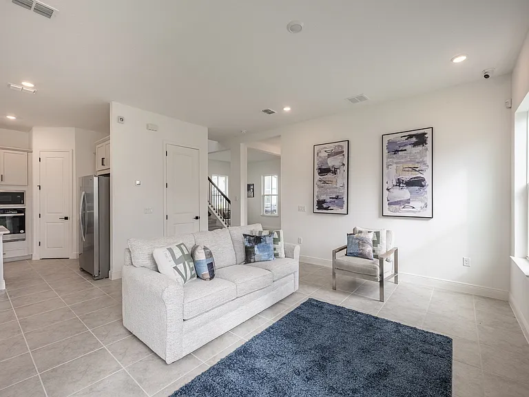 10132 Peebles St — Photo 13