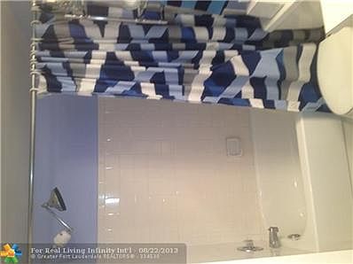 3rd image of 2753 S Oakland Forest Dr APT 202