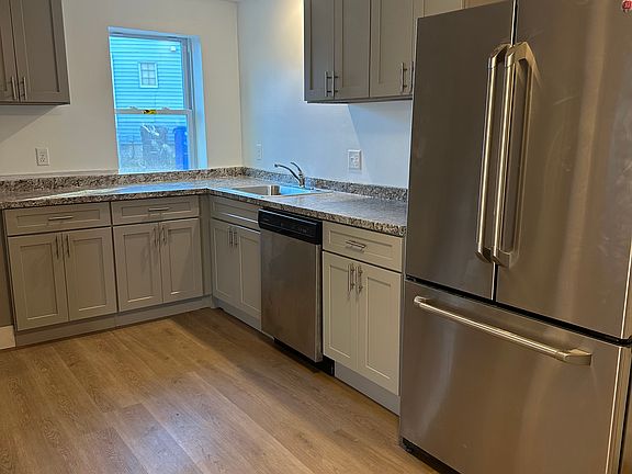 3rd image of 95 Manchester St Floor 2