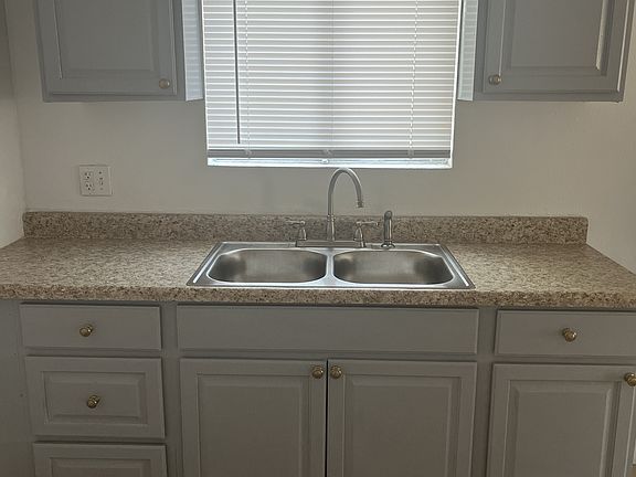 3rd image of 41054 Acacia Ave APT J
