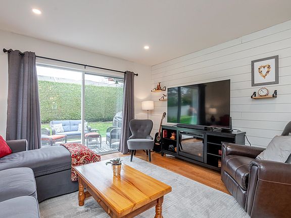 3rd image of 31406 Upper Maclure Rd #3