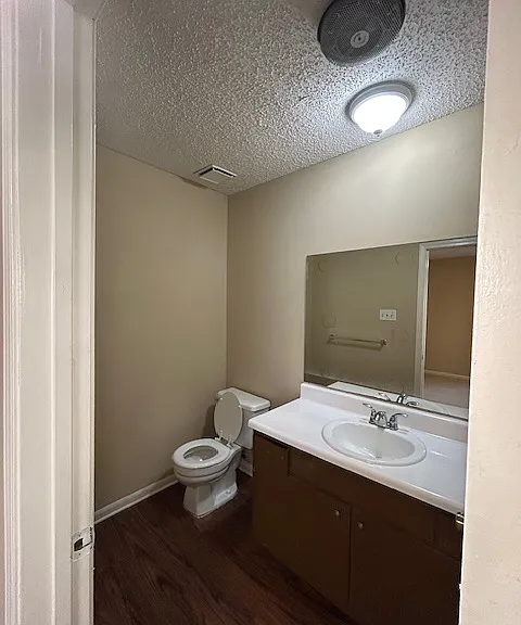 13621 Kenner Ave #D — Photo 4