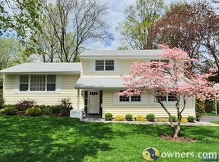 11 Ridge Rd, Cresskill, NJ 07626