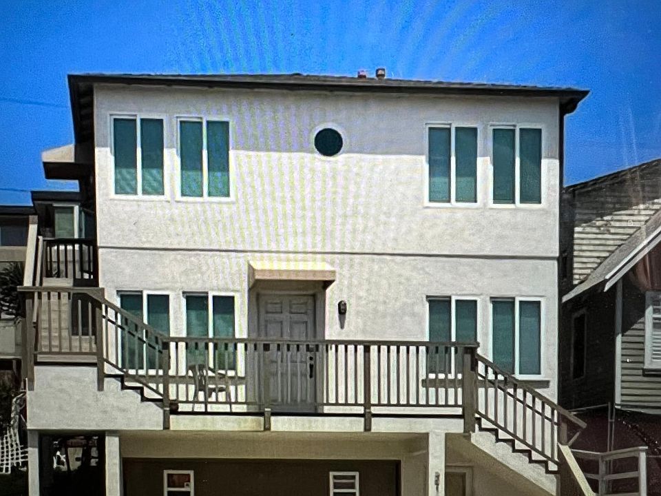 1st image of 214 Manhattan Ave