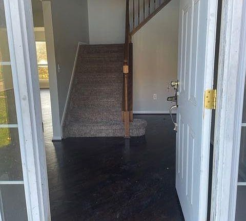 3rd image of 656 Akehurst Ln