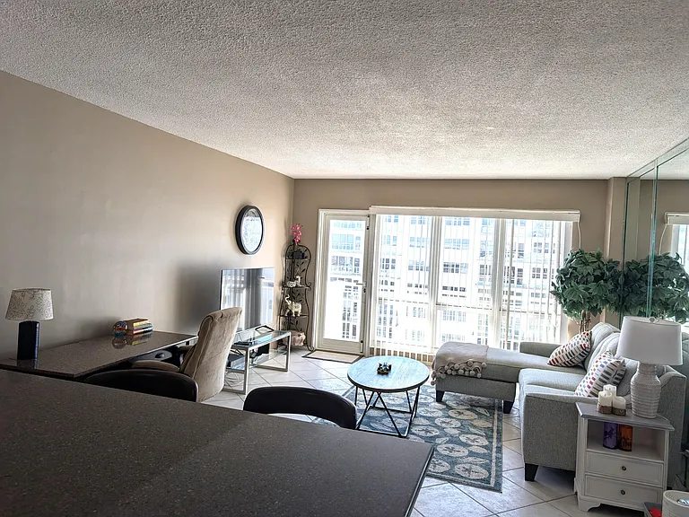 133 N Pompano Beach Blvd #Penthouse 7 — Photo 12
