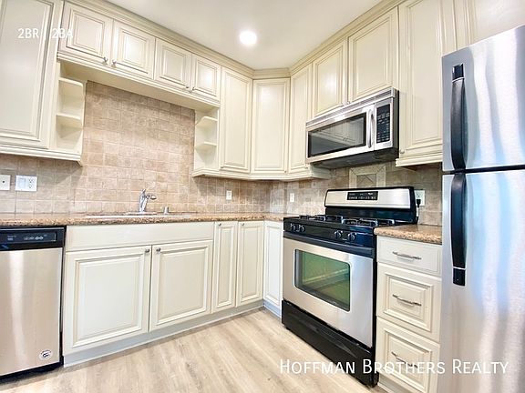 3rd image of 1837 Beloit Ave #202