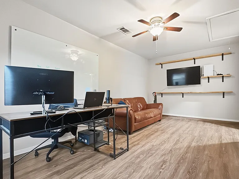 611 Stardust Ln — Photo 12