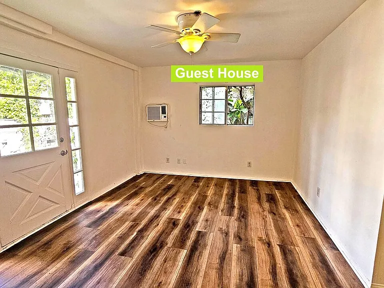 132 S La Peer Dr — Photo 30