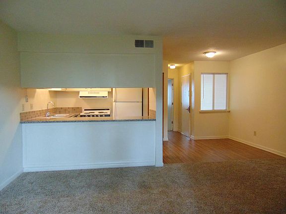 3rd image of 308 Miracle Strip Pkwy SW Unit 8A