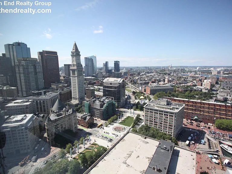 65 E India Row #35C — Photo 2