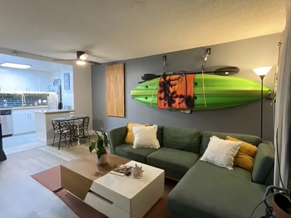 876 Curtis St APT 1002, Honolulu, HI 96813
