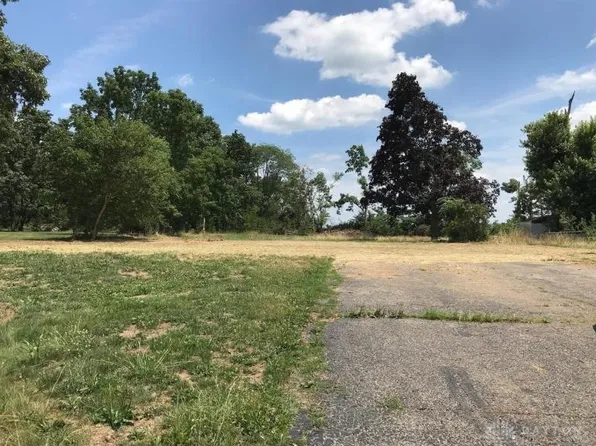 2212 Ridge Rd, Springfield, OH 45502