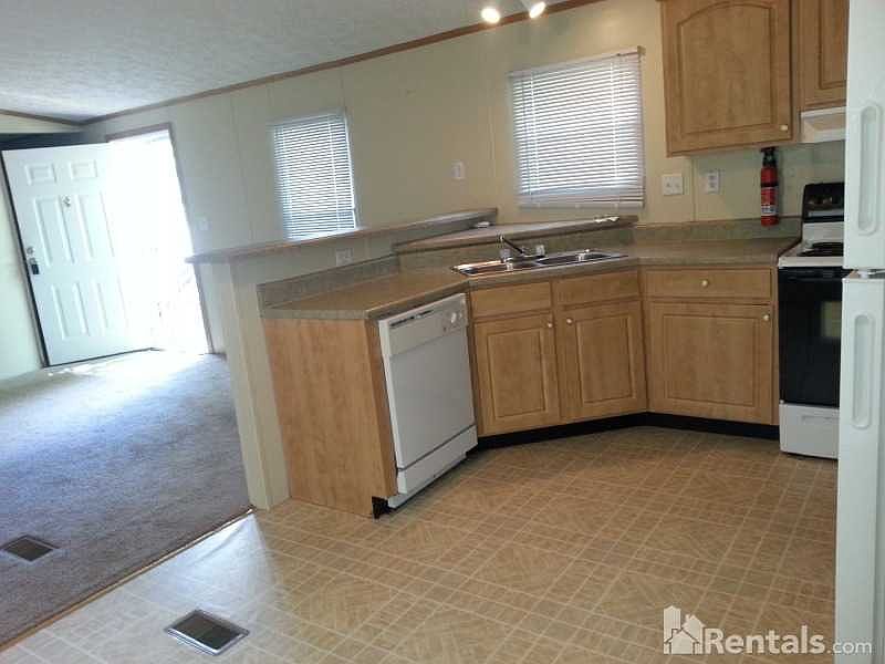 2nd image of 211 Fleetwood Dr