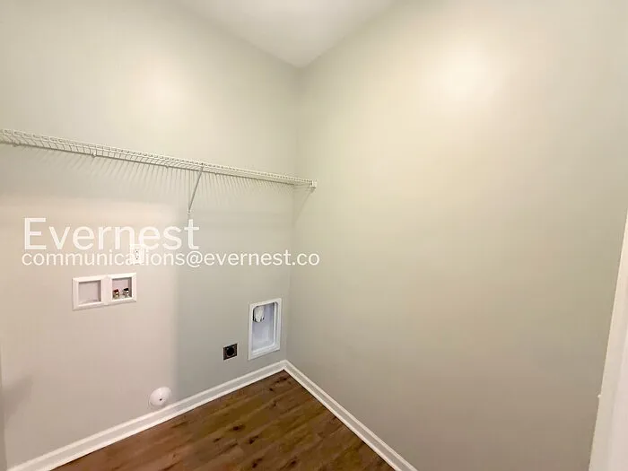 208 Hampton Dr — Photo 22