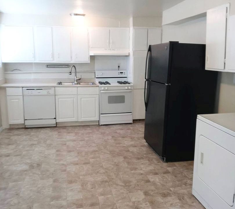 2nd image of 809 Bennett Ave #&-2602