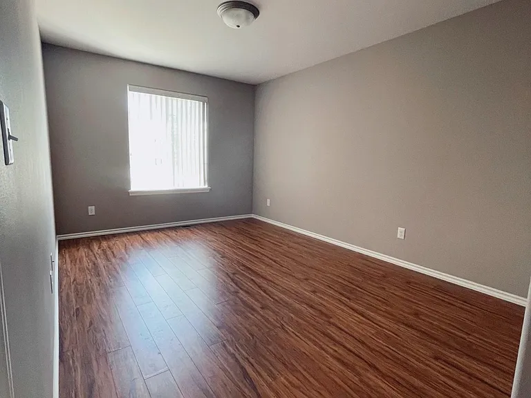 5909 Crestfields Rd — Photo 15