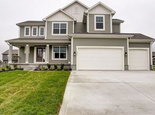 400 SE Ripple Dr, Lees Summit, MO 64063