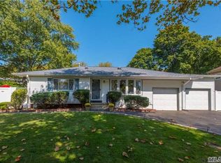 13 North Ln, Huntington, NY 11743