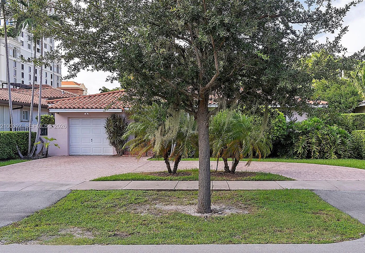 Coral Gables Crafts Sec — Photo 2