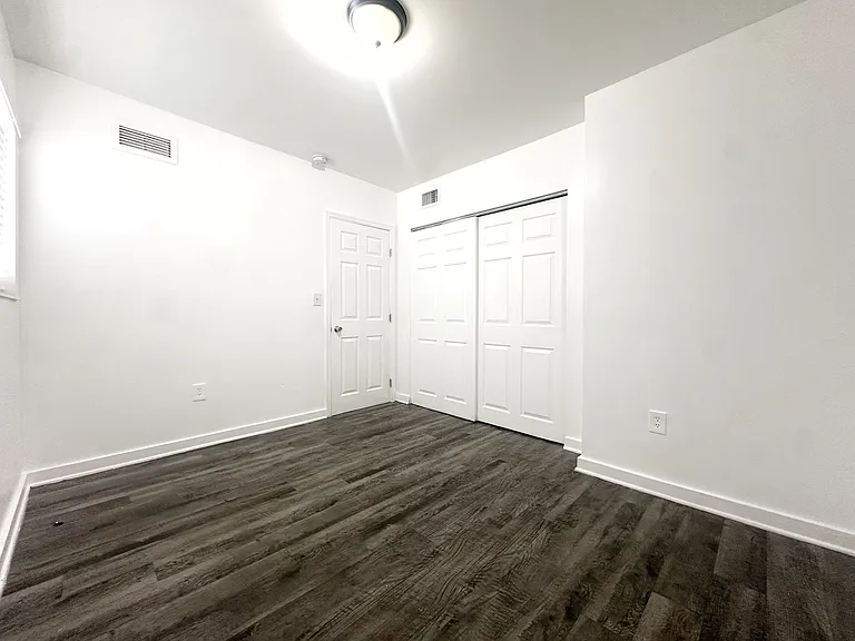 Miami Central Apartments — Photo 40