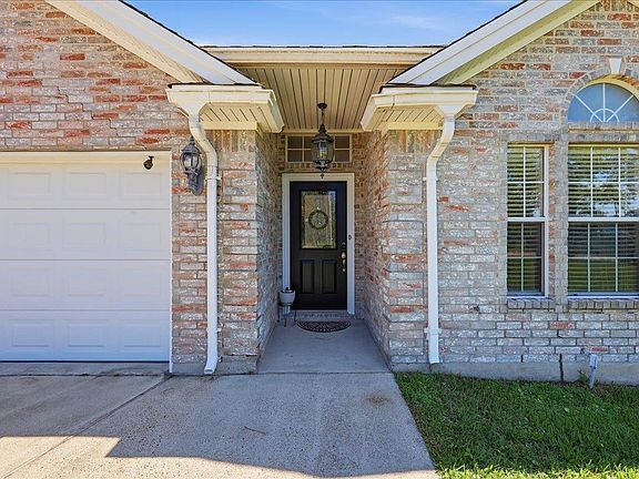 4th image of 620 Windmill Way