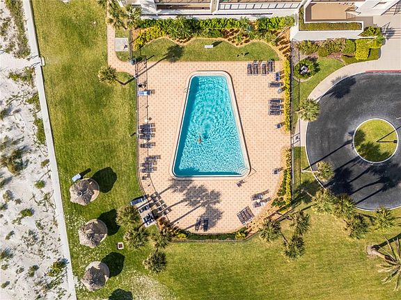 3rd image of 1460 Gulf Blvd APT 412