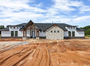 881 Meadowlake Dr, Guthrie, OK 73044