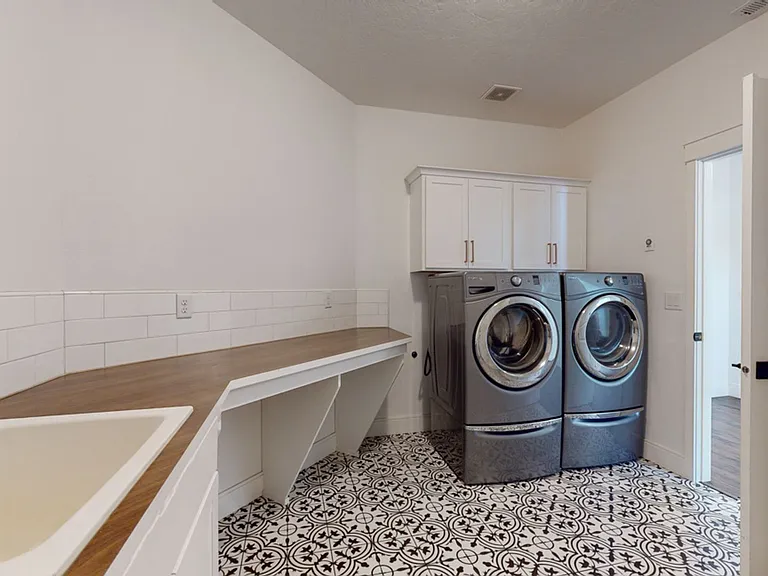 1763 Sicily Ln — Photo 23