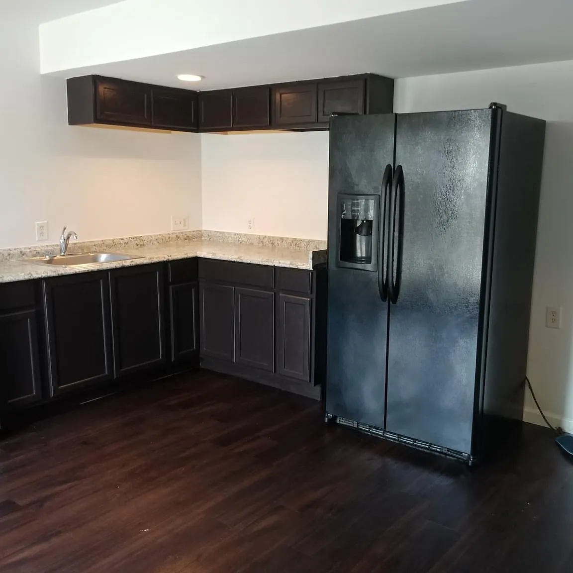 1 bed, 3054 sqft, $900 — Photo 4